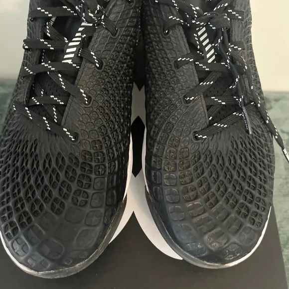 Baseball Cleats - Picture 11 of 12